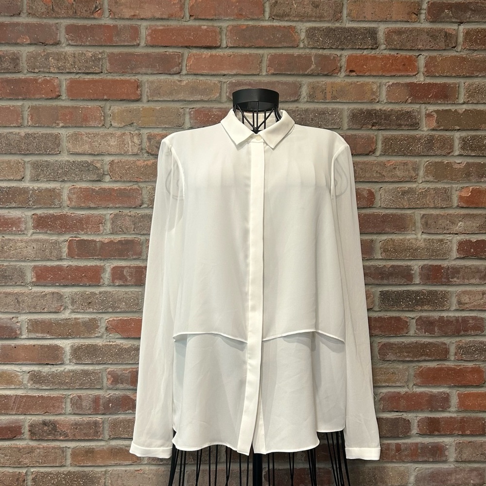 Tahari White Blouse Size Medium.  Never Worn, Pristine Condition.